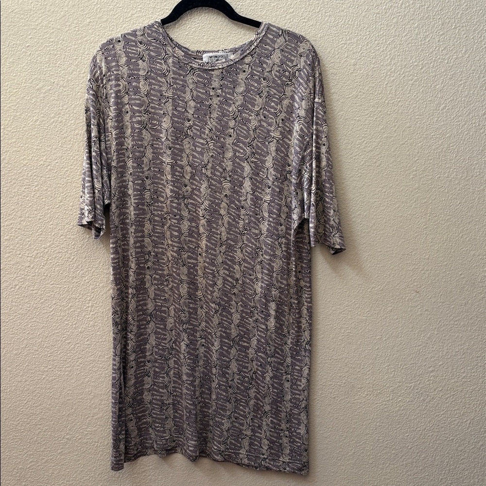 Men's Short Sleeve Patterned Tee in Gray